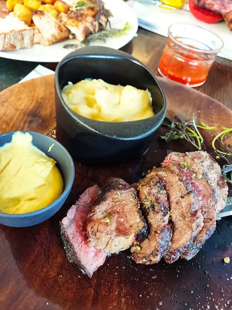 Νεφελη Κ._ΧΑΛΑΡΟ ΝΟ 1_Kalamariá_Bewertung