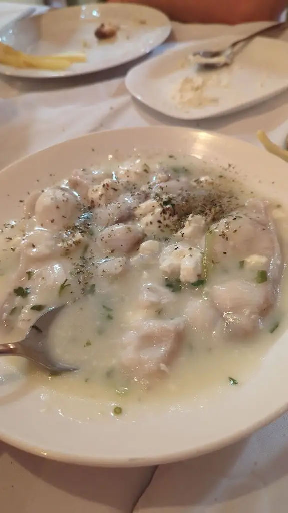 Meaghan Cullen_Ouzeri tou Kabouri_Kalamariá_reseña