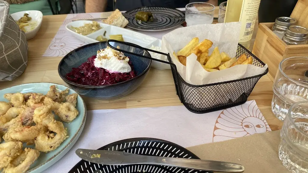 Stella Maria Tsouroukidis-Matelopoulos_The philoSofia of Meze_Kalamariá_Bewertung