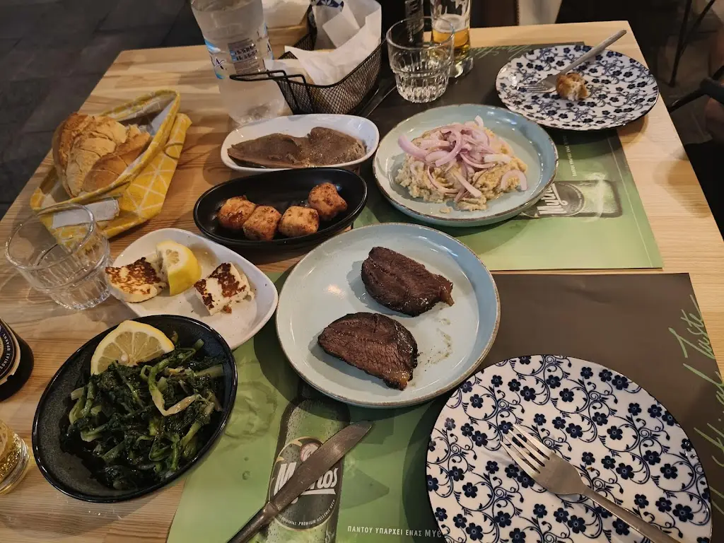 The philoSofia of Meze_Kalamariá_slider_image_2