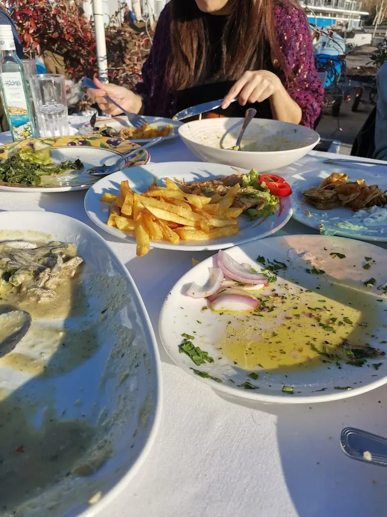 Menu_Gialos Fish & Seafood Tavern_Kalamariá_image_5