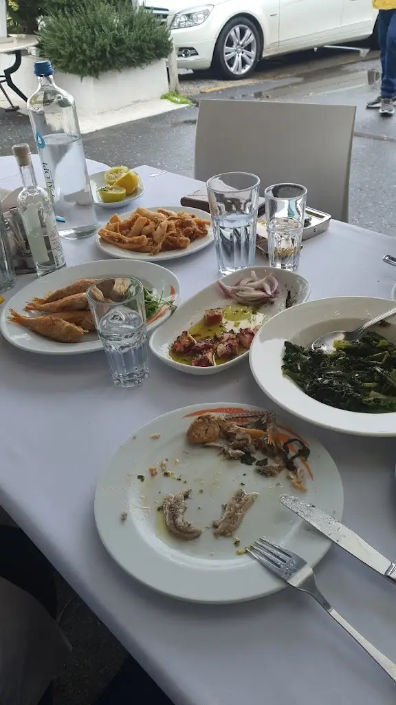 Menu_Gialos Fish & Seafood Tavern_Kalamariá_image_7