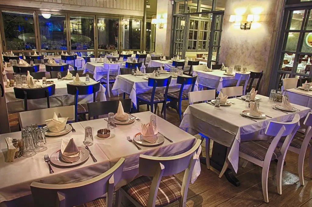 Gialos Fish & Seafood Tavern restaurant à Kalamariá