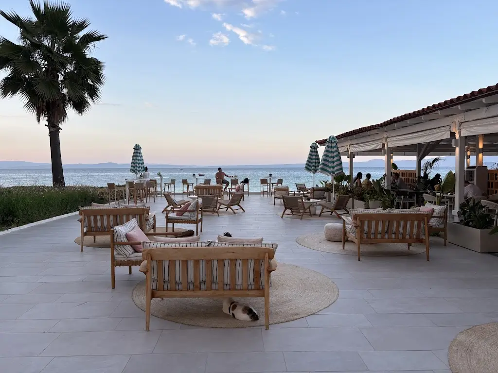 Antonino's Italian Restaurant & Bar Restaurant in Karyótissa