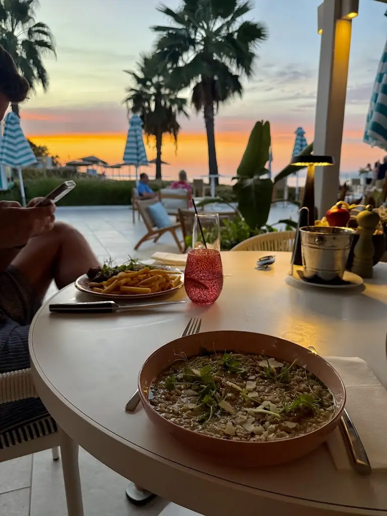 Antonino's Italian Restaurant & Bar_Karyótissa_slider_image_2