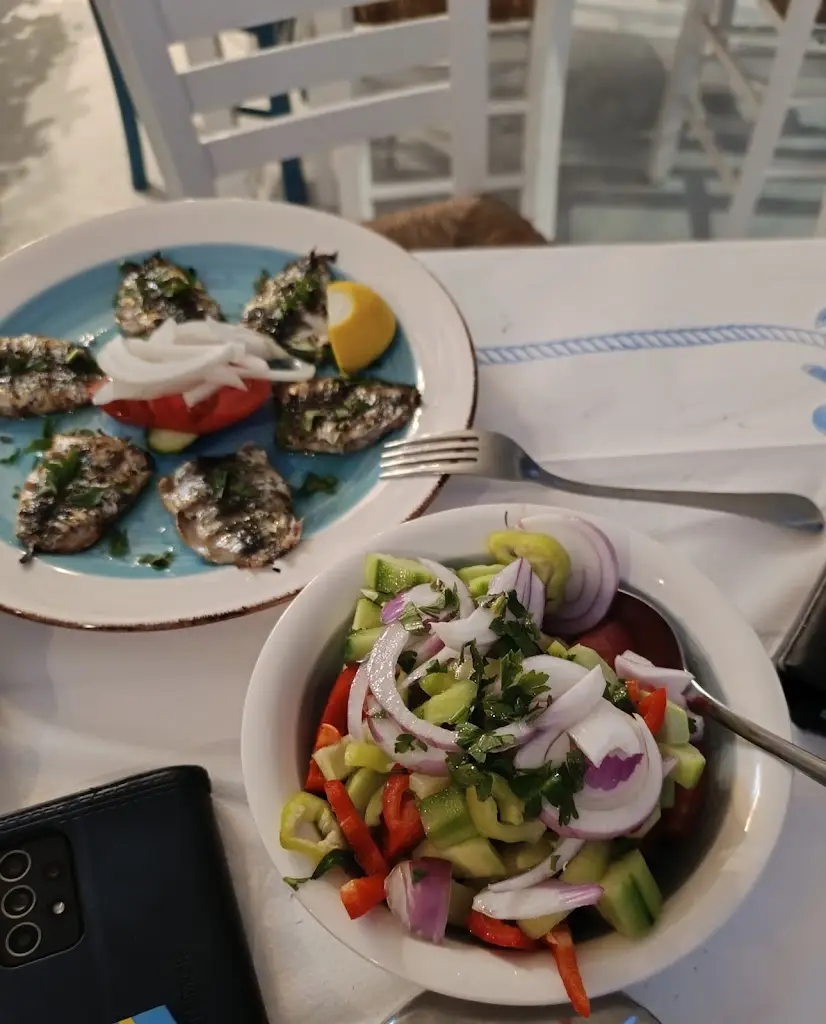 Menu_ouzo SARANTIS_Kalýves Polygýrou_image_5