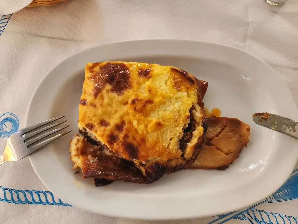 Menu_ouzo SARANTIS_Kalýves Polygýrou_image_6