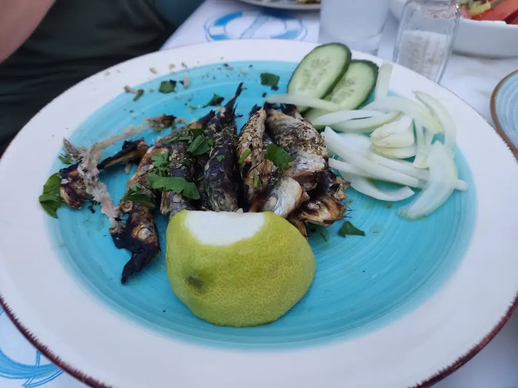 Menu_ouzo SARANTIS_Kalýves Polygýrou_image_7