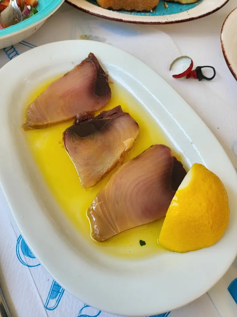 Menu_ouzo SARANTIS_Kalýves Polygýrou_image_9