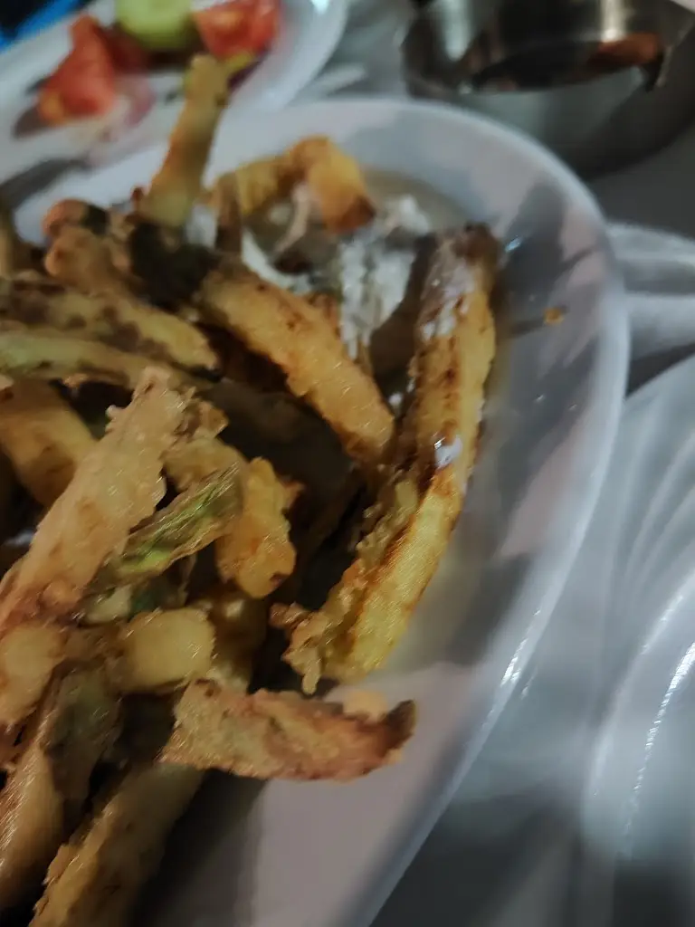 denitza ivanova_ouzo SARANTIS_Kalýves Polygýrou_review