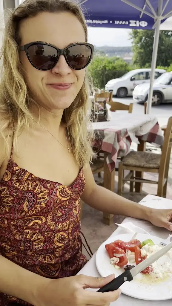 To Psito_Kalýves Polygýrou_slider_image_2