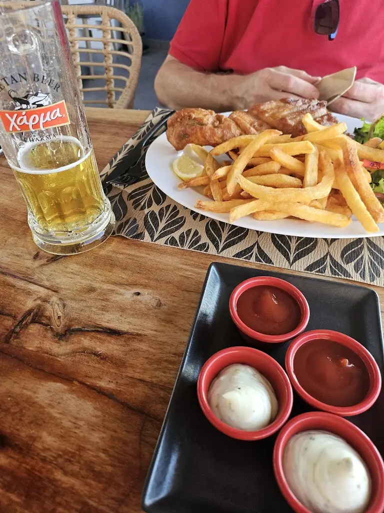 Menü_Oasis Restaurant & Bar_Kalýves Polygýrou_Bild_4