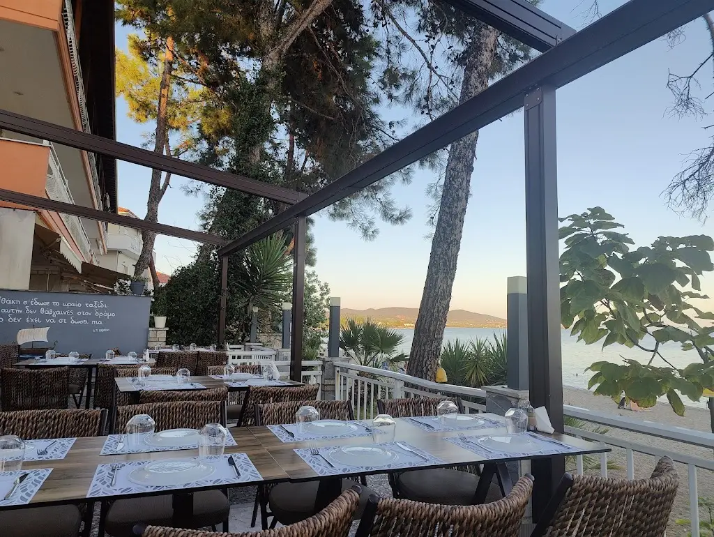 Mikiverna_Kalýves Polygýrou_slider_image_1