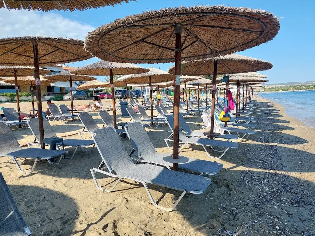 Robert Gall_Η Καντίνα Της Ερικας_Kalýves Polygýrou_review