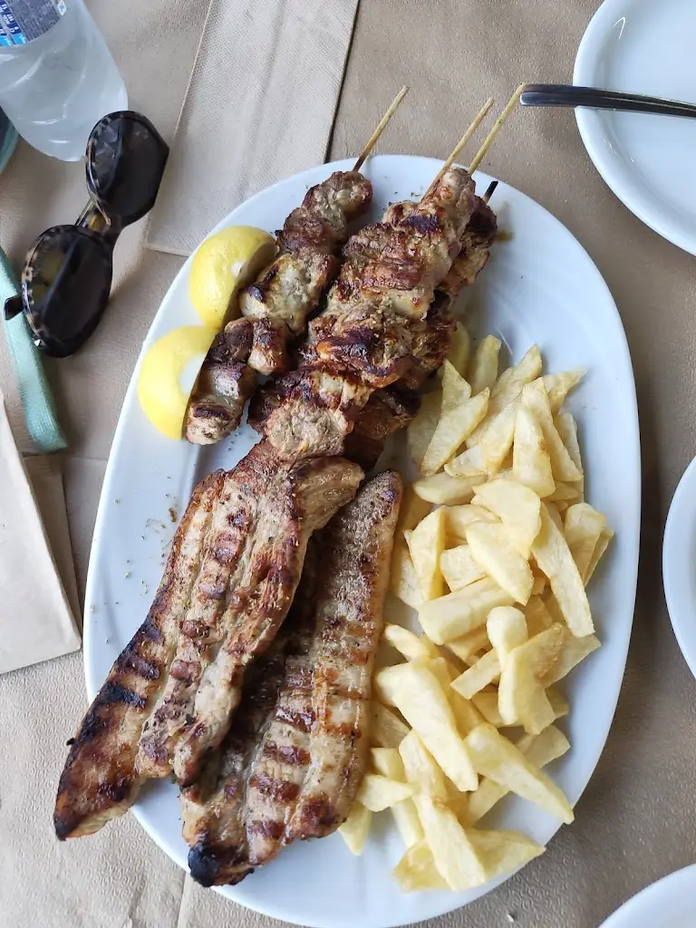 Tavern Thomas_Kassándreia_slider_image_2