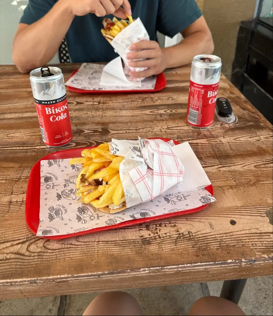 Vicki Weber_Theodore's Grill_Kassándreia_avis