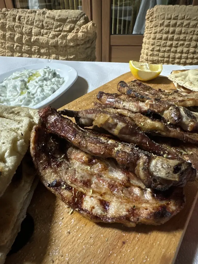 Yiannis Karakousis_TRADITIONAL GRILLHOUSE KARATHANAS_Káto Miliá_review