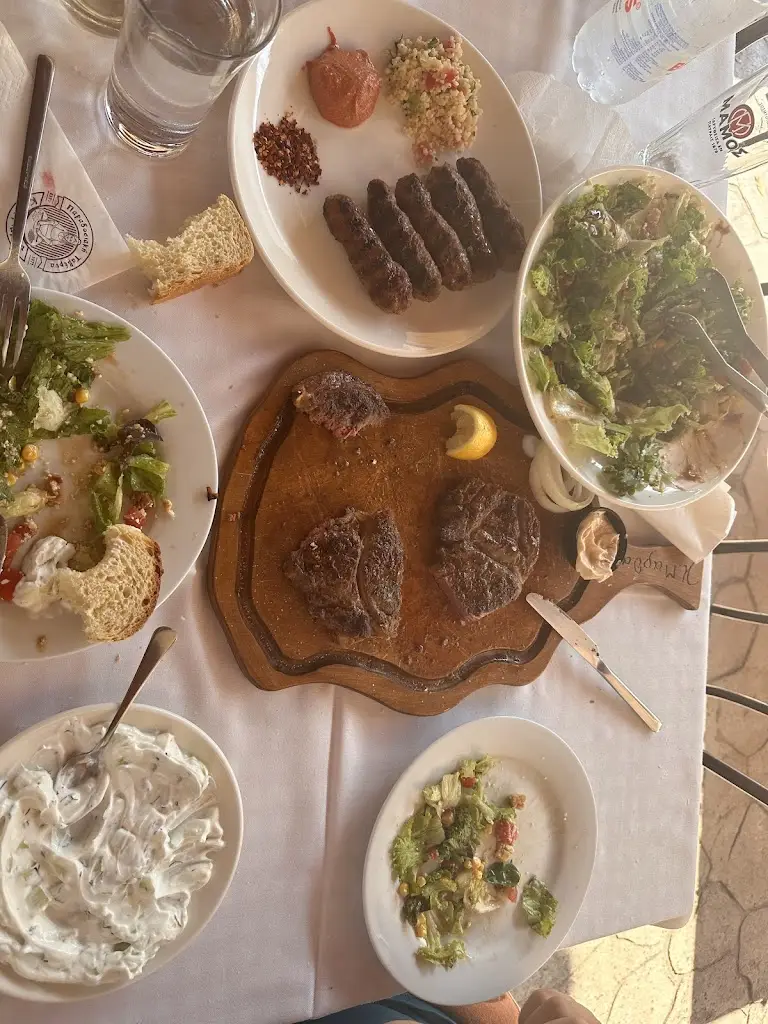 Mariya Komsiyska_Kyra Martha_Káto Scholári_review