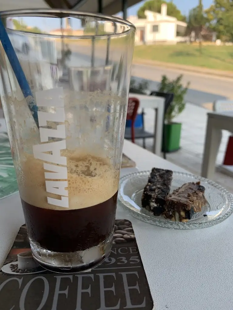 Nikosdr2_ΚΑΛΗΜΕΡΑ...ΟΛΗ ΜΕΡΑ!_Káto Scholári_Bewertung