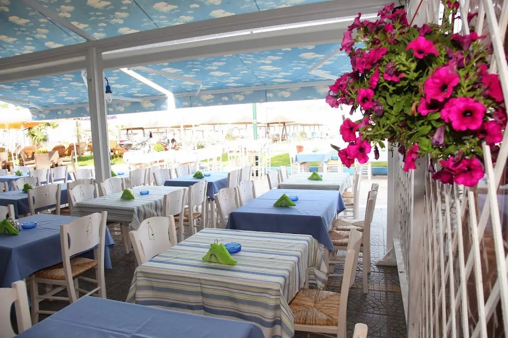 Το Νησάκι Restaurant in Kateríni