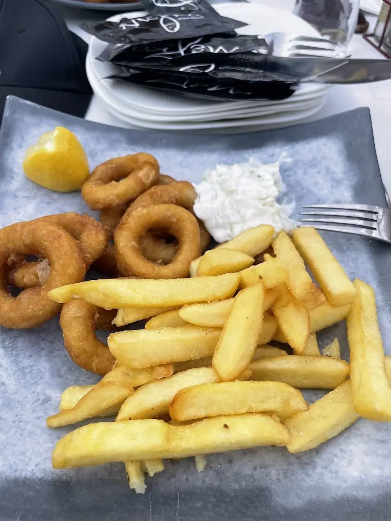 Naski_Megkas_Kateríni_avis