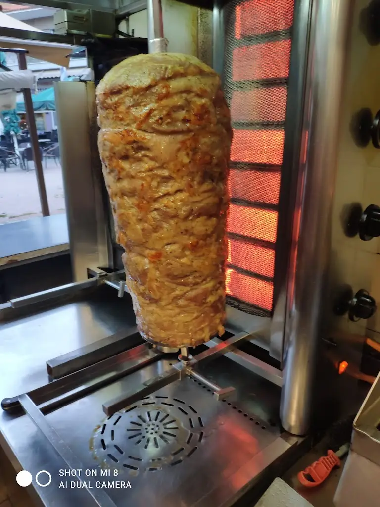 Menü_Ο γύρος της πλατείας_Kolindrós_Bild_3