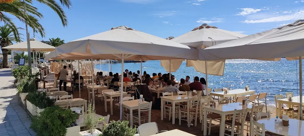 Dromaki Restaurant in Aegina