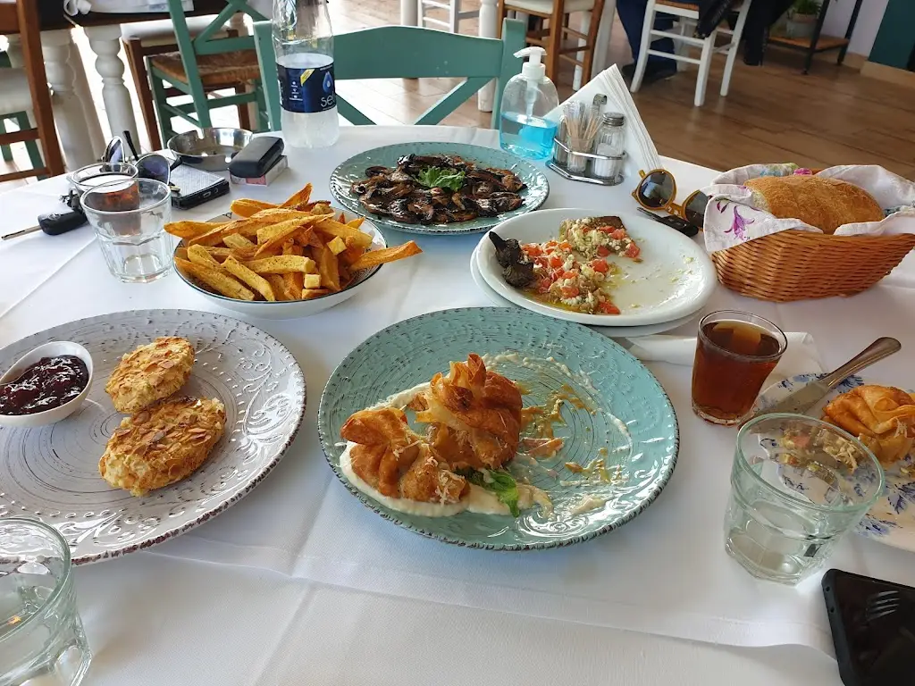 Menü_ΚΌΚΚΙΝΟΣ ΕΣΤΙΑΤΌΡΙΟ ΨΗΣΤΑΡΙΆ_Kontariótissa_Bild_5