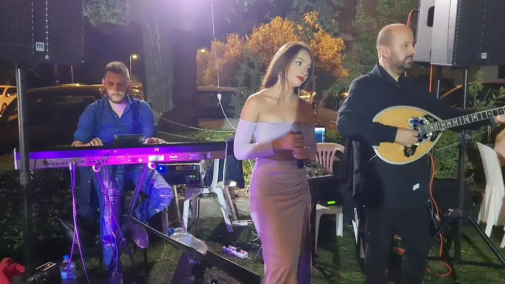 ΚΌΚΚΙΝΟΣ ΕΣΤΙΑΤΌΡΙΟ ΨΗΣΤΑΡΙΆ_Kontariótissa_slider_image_2