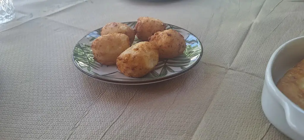 Nakis Man_ΜΕΖΕΔΟΜΠΕΡΔΕΜΑΤΑ ΤΣΙΠΟΥΡΟ - ΤΑΒΕΡΝΑ_Korinós_Bewertung