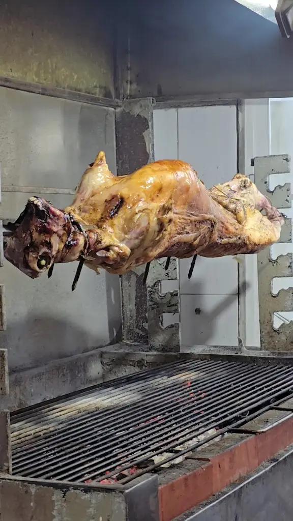 ΜΕΖΕΔΟΜΠΕΡΔΕΜΑΤΑ ΤΣΙΠΟΥΡΟ - ΤΑΒΕΡΝΑ_Korinós_slider_image_2