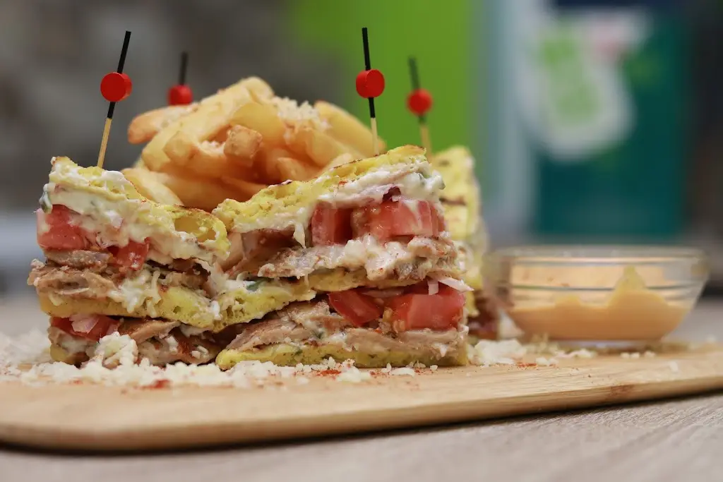 Γύρο... Από τη Γεύση_Korinós_slider_image_3