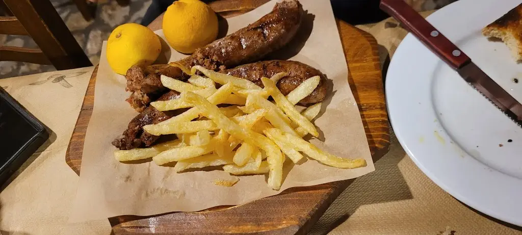 Sonia Gallardo_Η ΠΛΑΤΕΙΑ_Koryfí_Bewertung