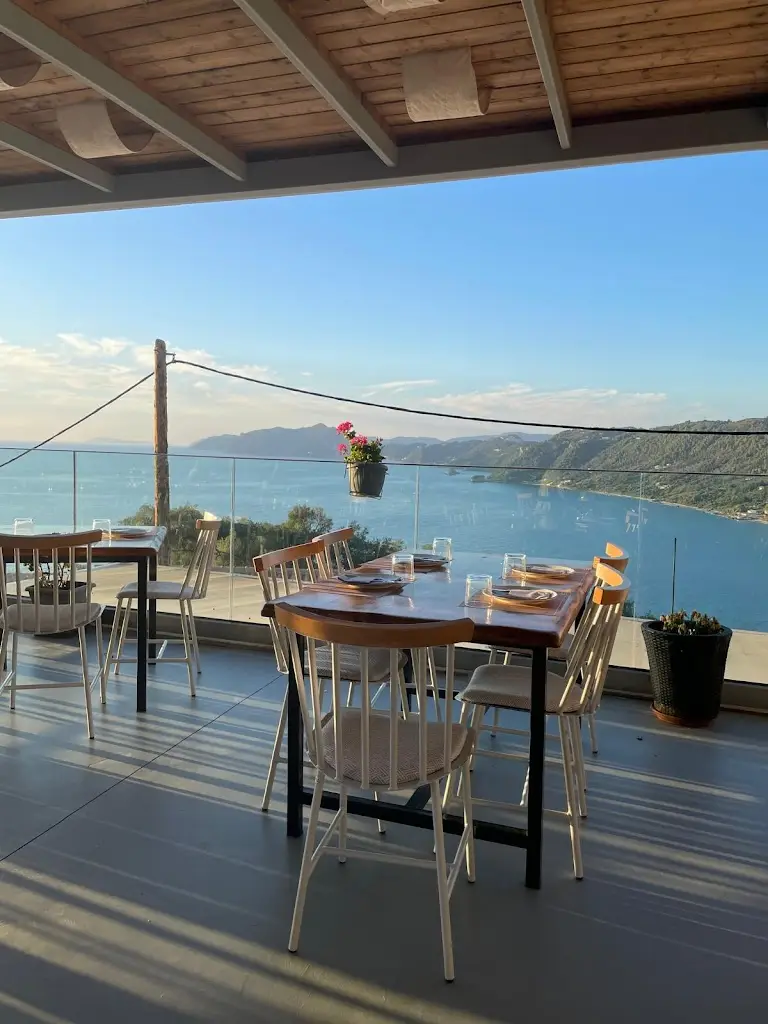 Fieroula Restaurant_Koryfí_slider_image_3