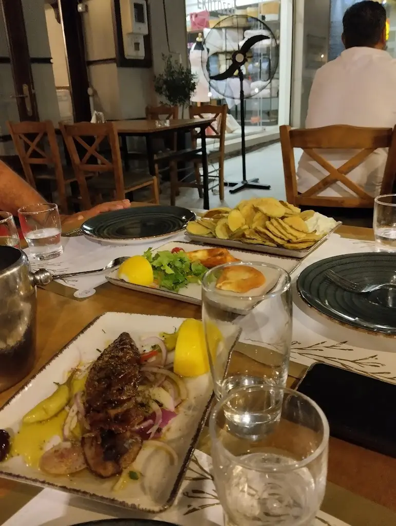 Menü_Κεντρικό-Στόλας_Koufália_Bild_3