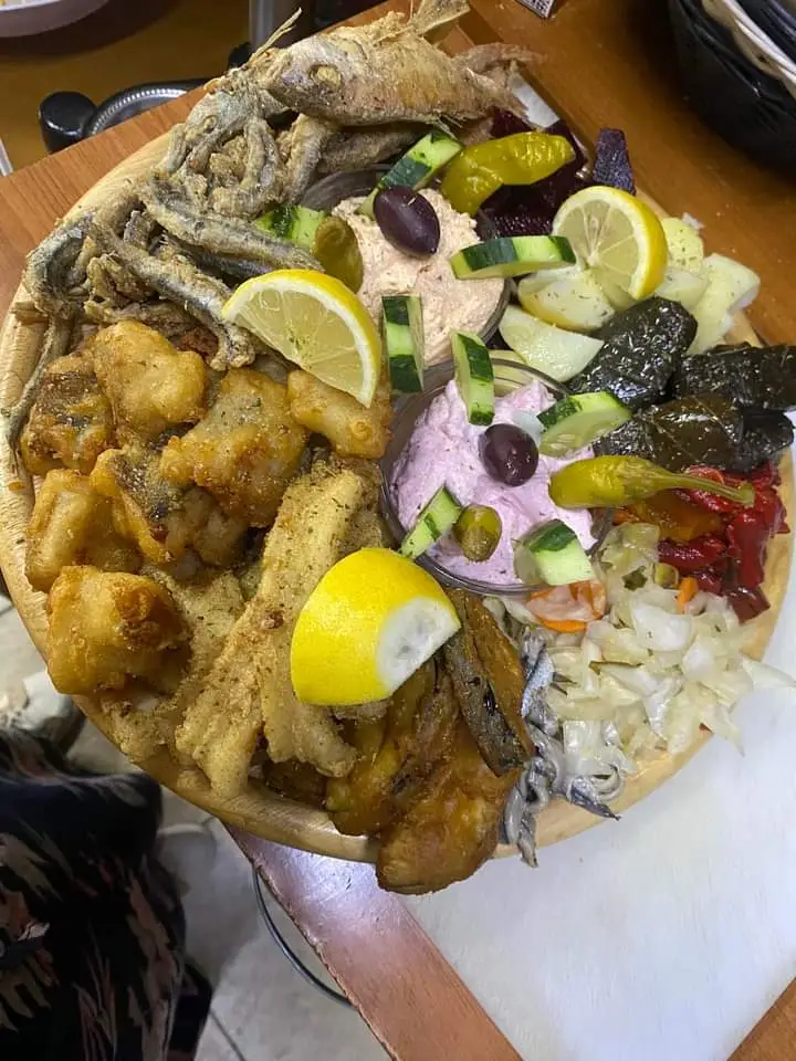 Menü_Το στέκι του Ντότη_Koufália_Bild_6