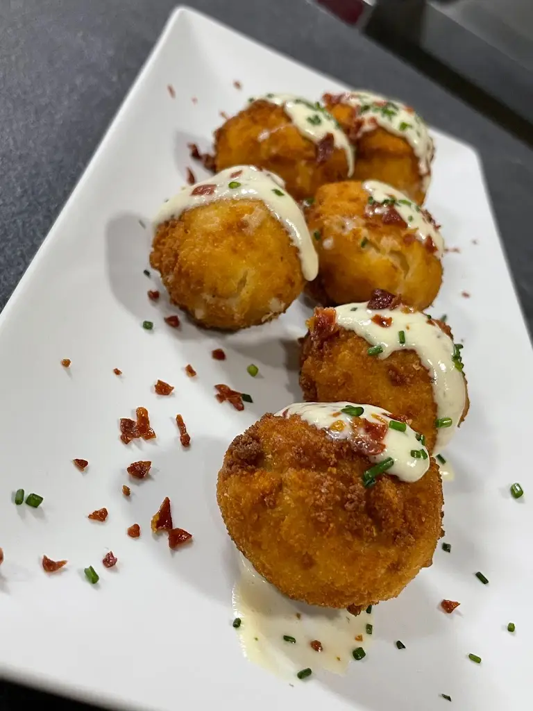 The Company Burgers & Fries_Koufália_slider_image_3