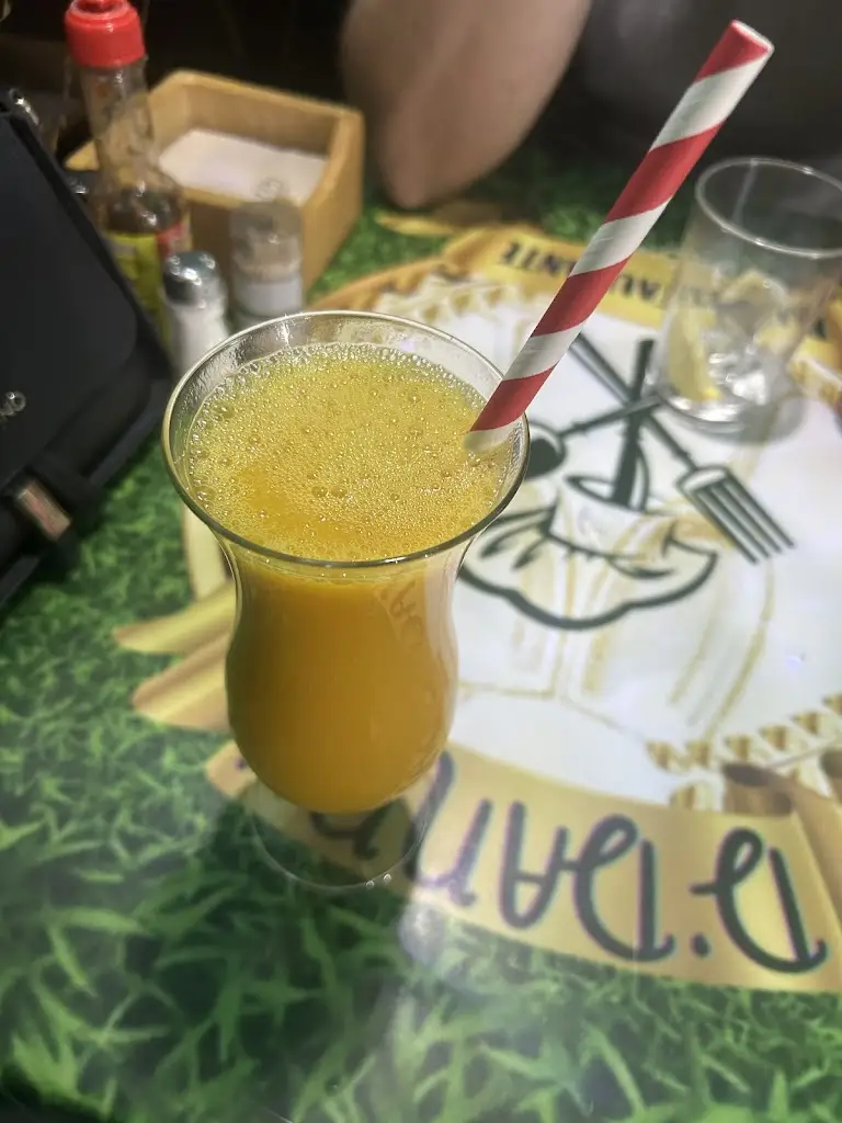 Menü_Ο καφενές του Μουστάκα_Koufália_Bild_5