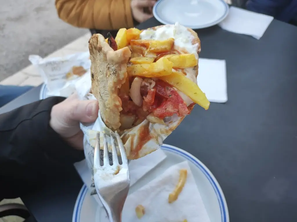 Menü_Φαί & Κότα_Koufália_Bild_1