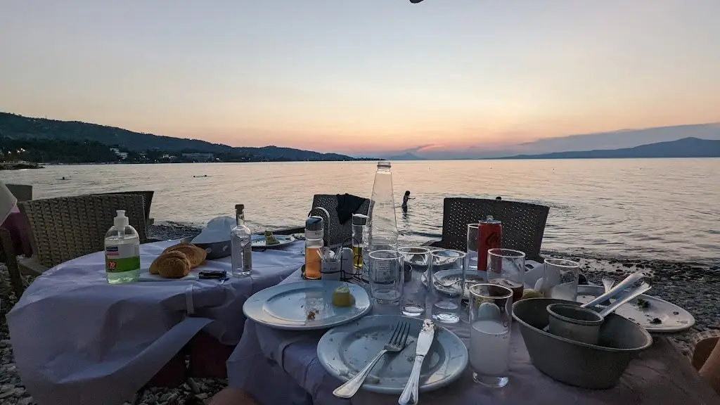 To Steki Restaurant in Áyioi Apóstoloi