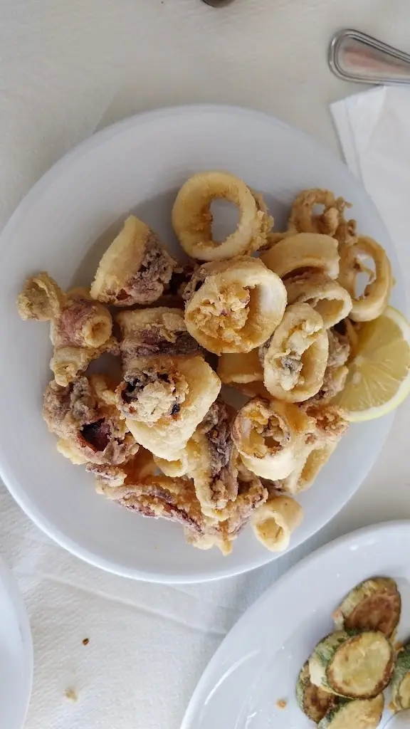 To Steki_Áyioi Apóstoloi_slider_image_3