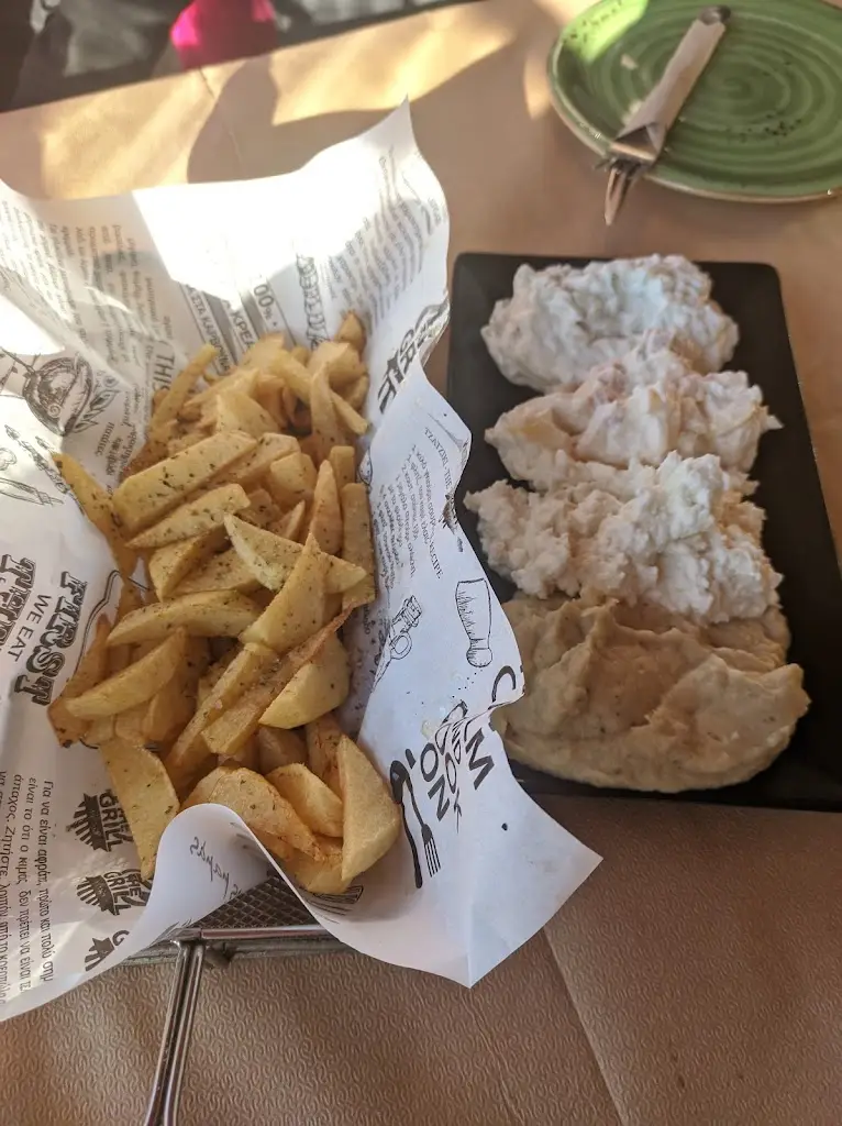 Alexader Kontopoulos (JayAlexader)_Παράγκα Kuzina_Koufália_Bewertung