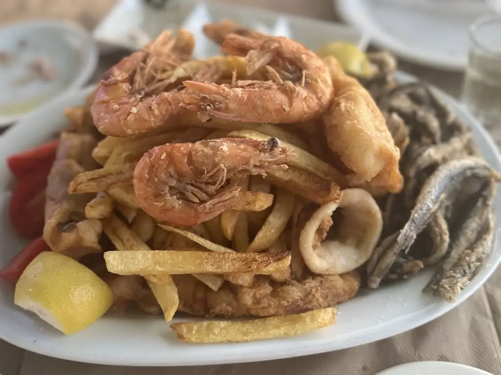 To Ladí_Áyioi Apóstoloi_slider_image_3