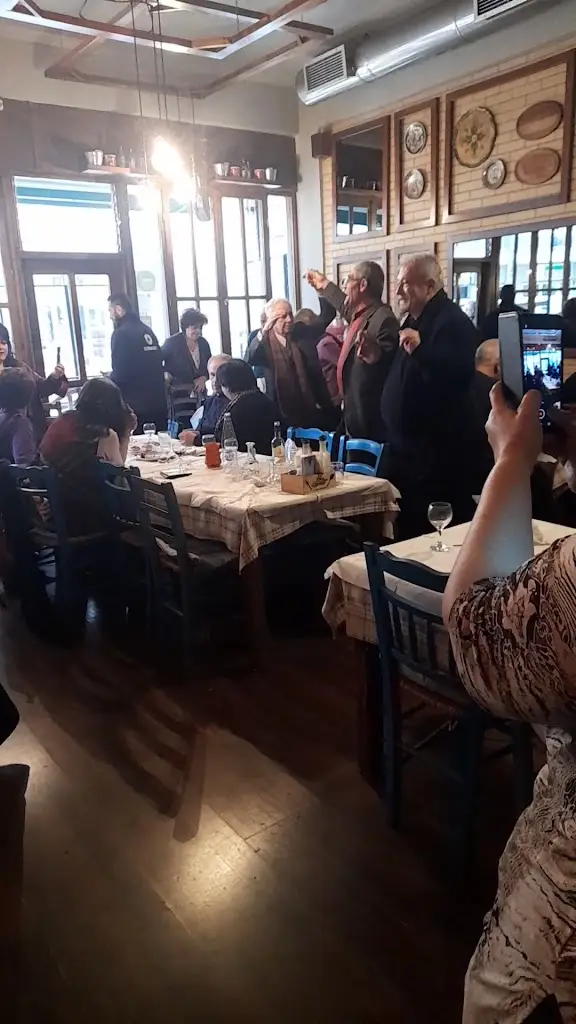 Σ'ΑΝΑΜΜΕΝΑ ΚΑΡΒΟΥΝΑ_Kilkís_slider_image_2