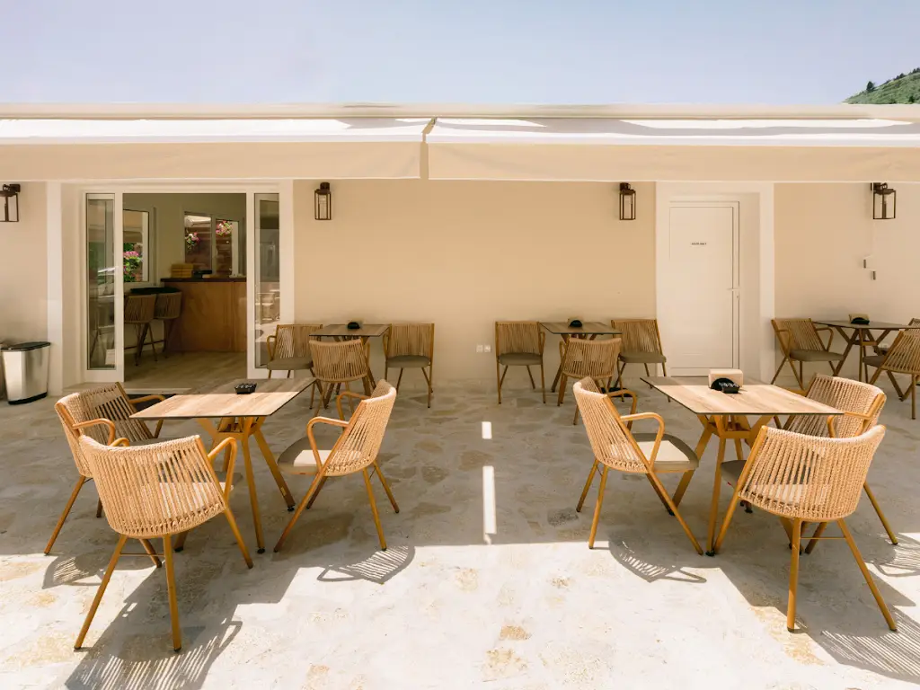 The Meat Spot Restaurant in Kouloúra