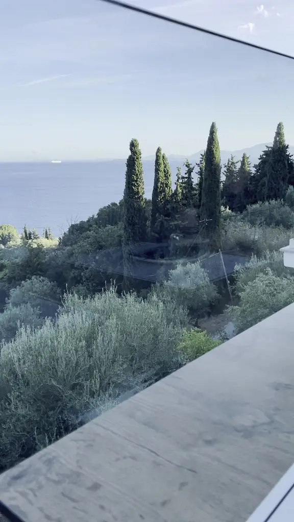 Ernie Beek_Terra Corfiata_Kouloúra_review