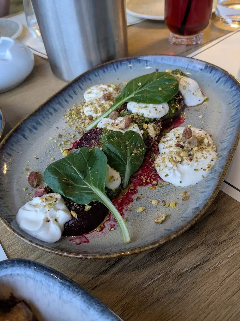 Helena Holrick_Terra Corfiata_Kouloúra_review