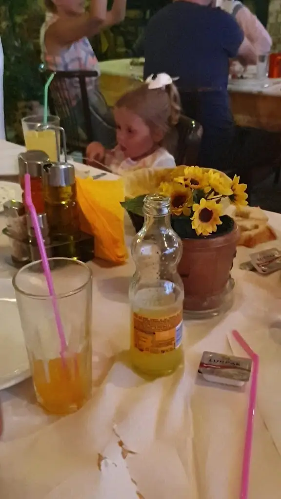 Nikolas Traditional Taverna Corfu_Kouloúra_slider_image_2