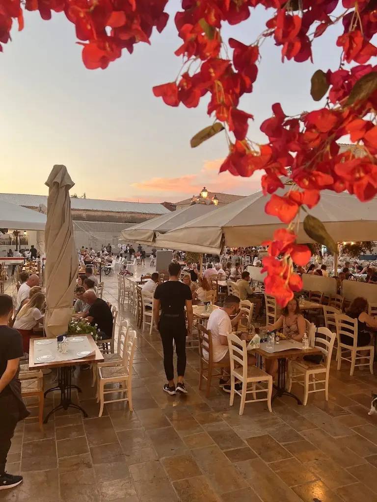 Nissi Mediterranean Kuzina_Lefkónas_slider_image_1