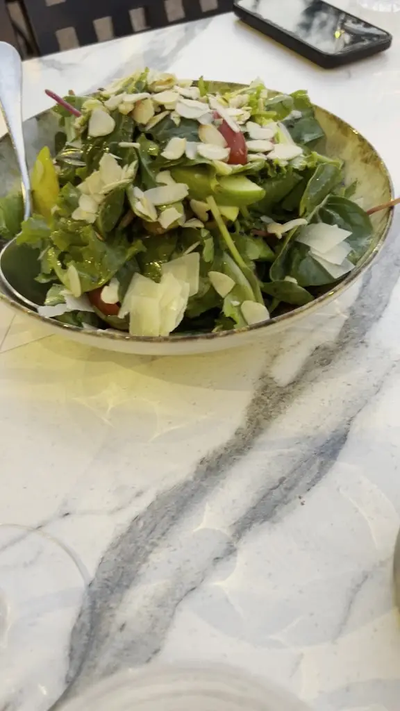 Sunday's_Litóchoro_slider_image_2